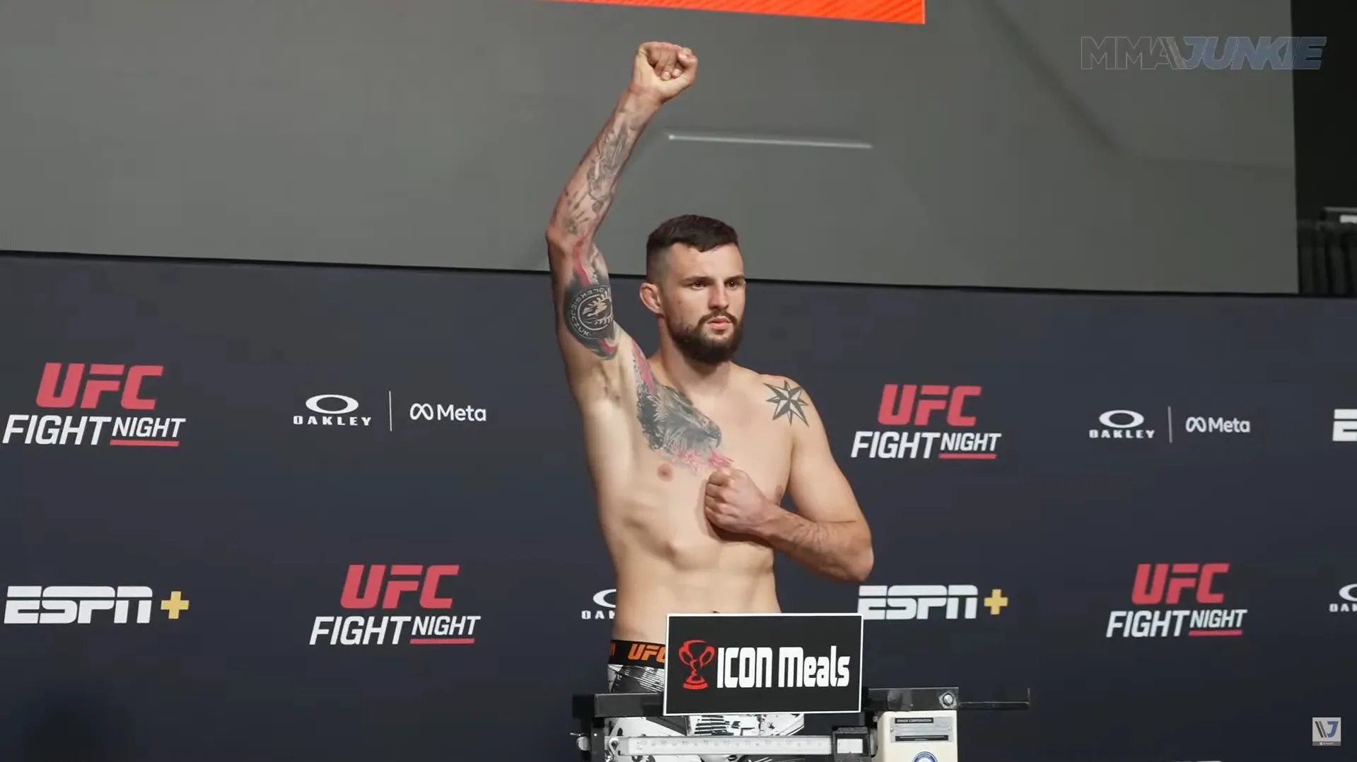 Cezary Oleksiejczuk w limicie przed debiutem w UFC. Wyniki ważenia gali UFC on ESPN 73 [WIDEO]