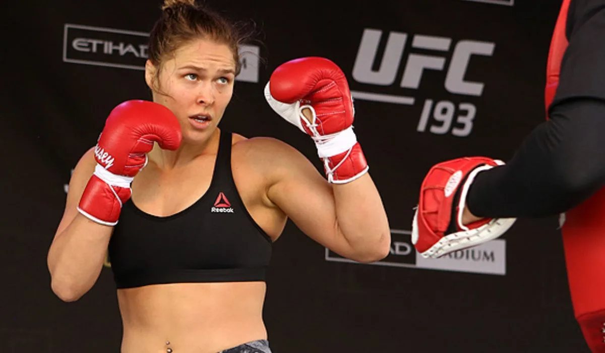 DONIESIENIA: Ronda Rousey wraca! Rozmawia o walce w 2026 roku!