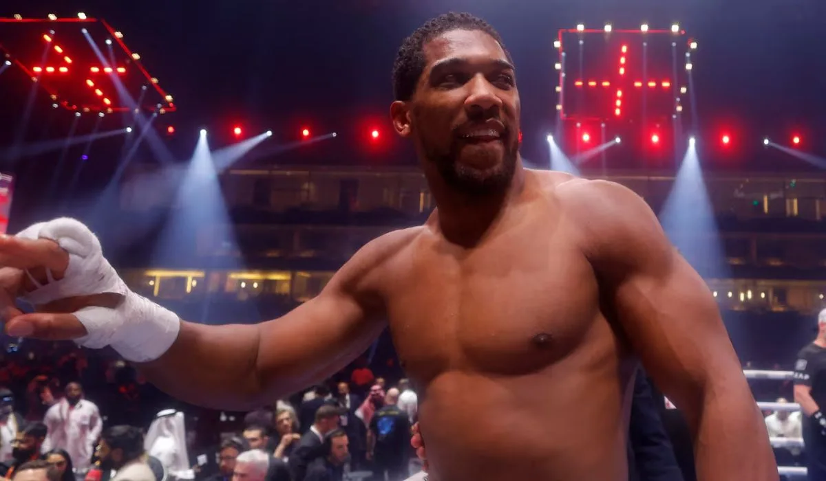 Netflix opublikował drastyczny moment nokautu Joshuy na Paulu [WIDEO]