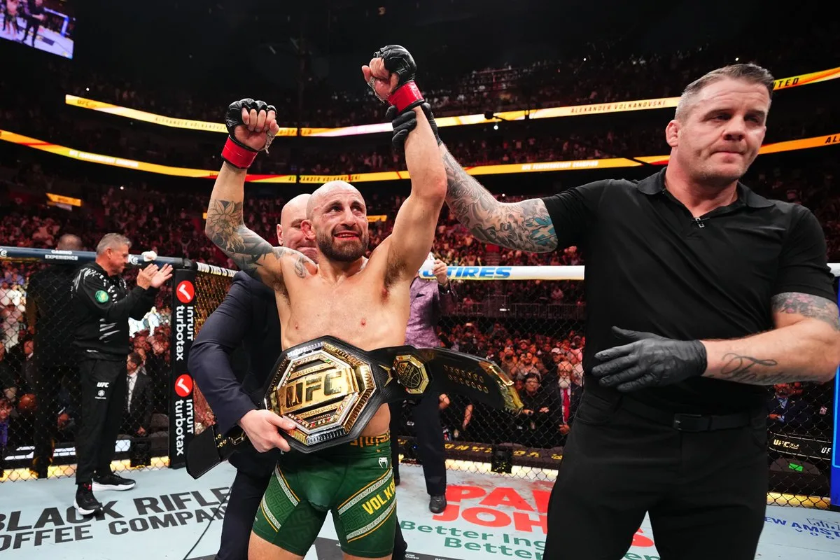Alexander Volkanovski przez cały czas mistrzem. Pokaz klasy na UFC 325