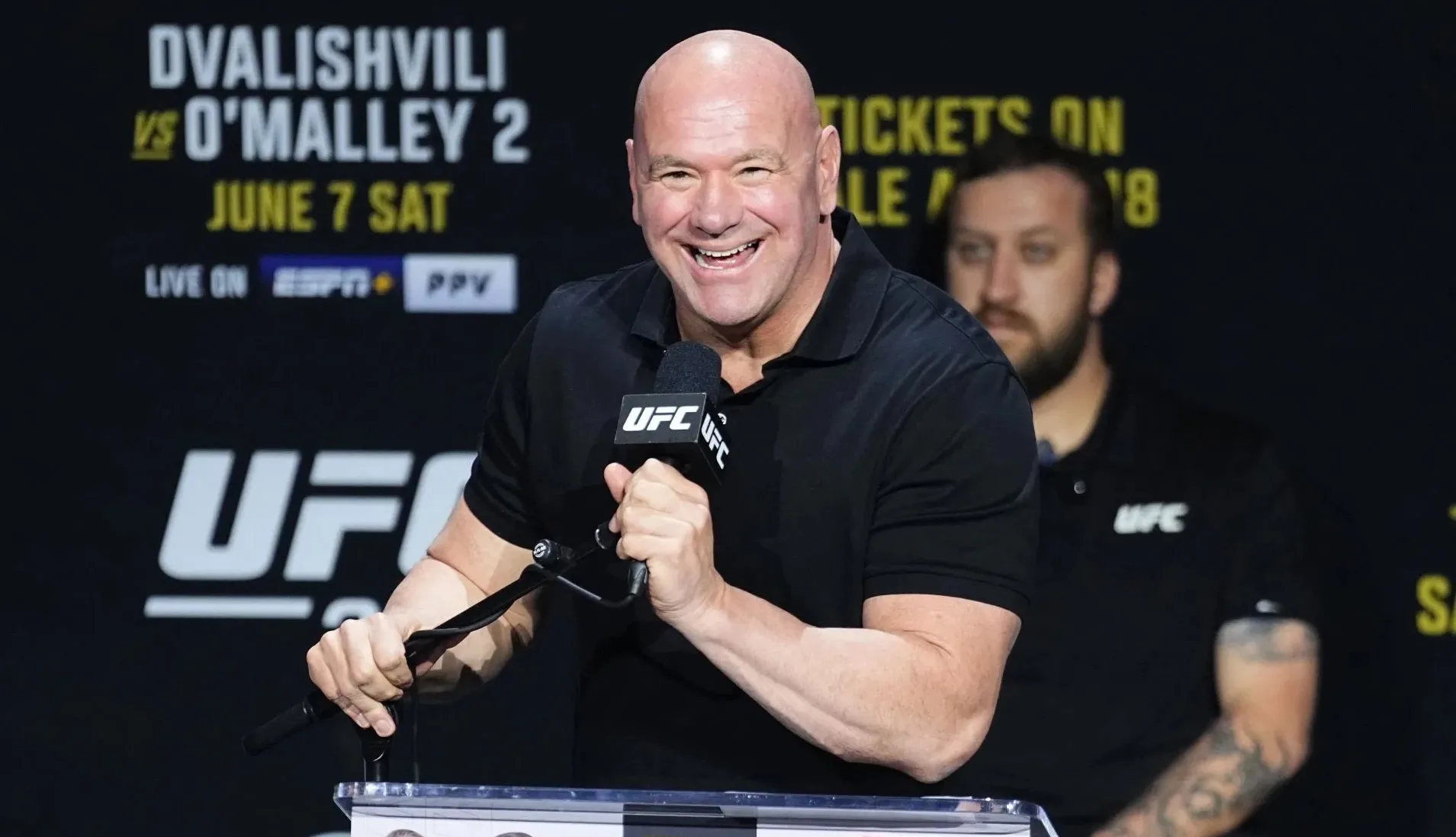Dana White pogodzi się z byłym mistrzem UFC? Trener apeluje