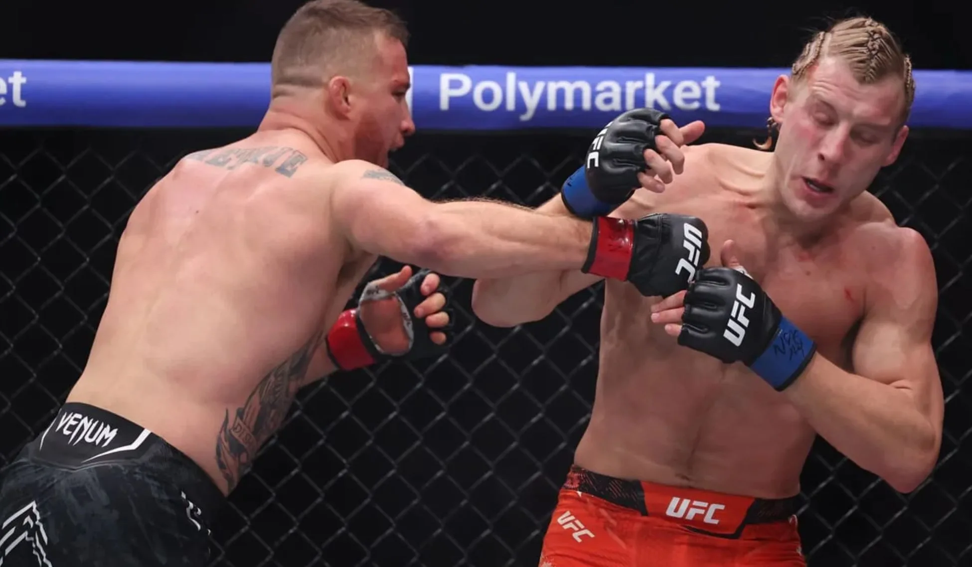 Szef UFC opublikował zdjęcie twarzy zawodnika po walce. Ogromne obrażenia