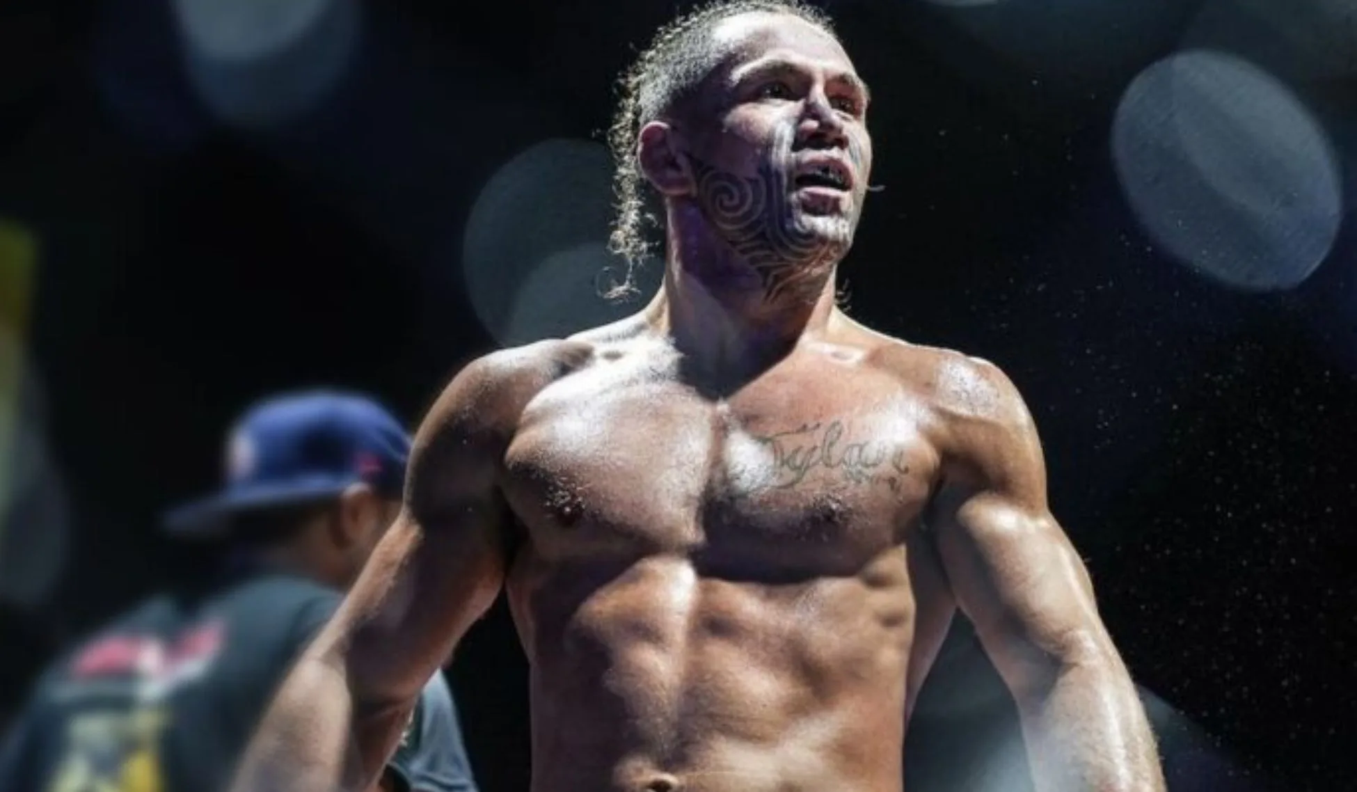 Takiego zawodnika UFC jeszcze nie miało. Kandydat do zatrudnienia ma tatuaże na twarzy