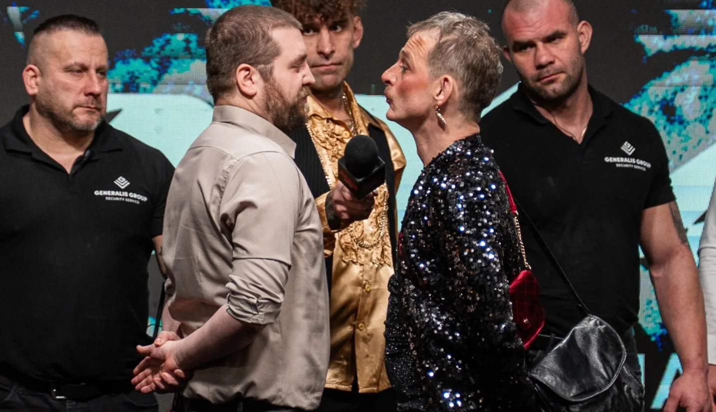 Szokujące zachowanie Kapeli. Kontrowersyjna akcja z „Papjeżem” przed galą PRIME [WIDEO]