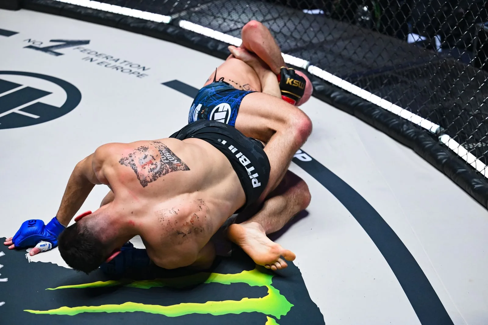 Zrobił to gdy nikt się nie spodziewał. Wybraliśmy najlepsze poddanie 2025 roku w polskim MMA