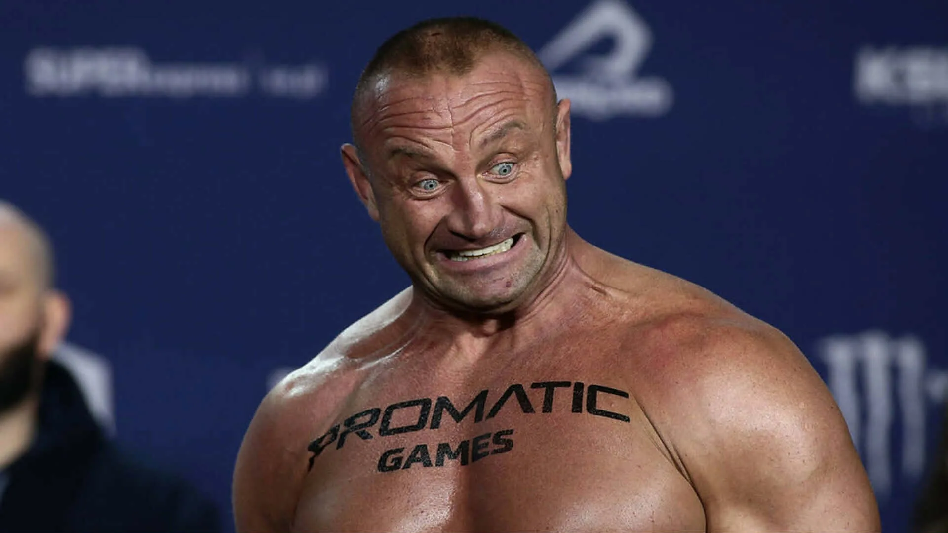 „Chytry sknera, pazerny materialista”. Zawodnik FAME odpowiada Pudzianowskiemu