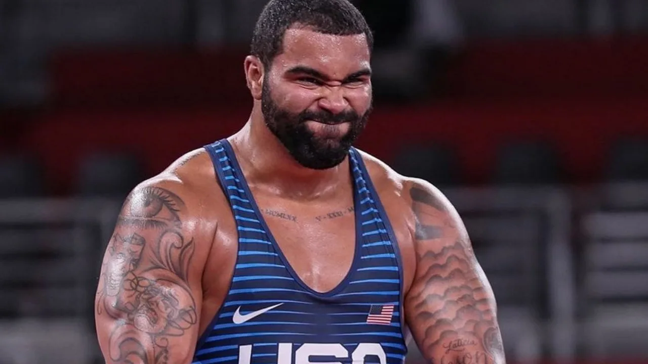 To będzie nowa gwiazda wagi ciężkiej? Utytułowany zapaśnik z trzecim zwycięstwem w MMA