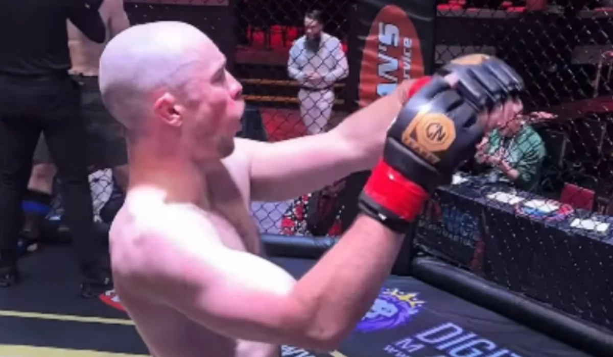 Wygrał walkę i nagle zamarł. Dopiero po chwili zorientował się, co sobie zrobił [WIDEO]