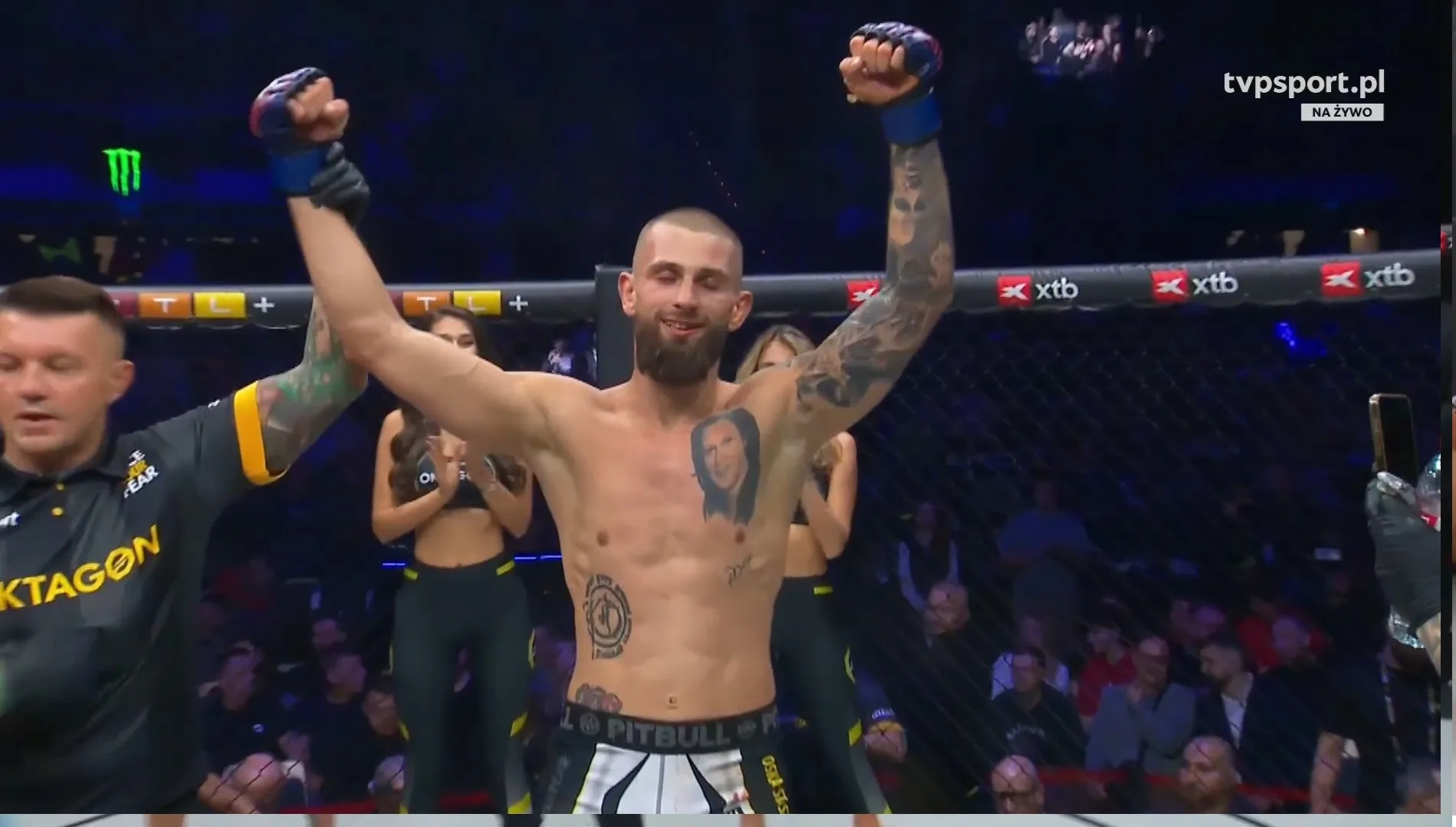 Oskar Staszczak wciąż niepokonany. Triumf Polaka na OKTAGON 84