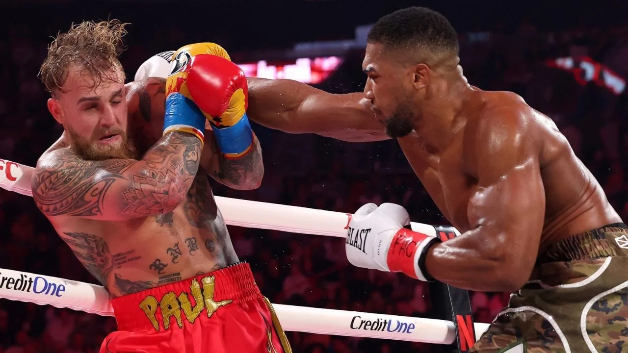 Jake Paul przeszedł kolejną operację po walce z Joshuą