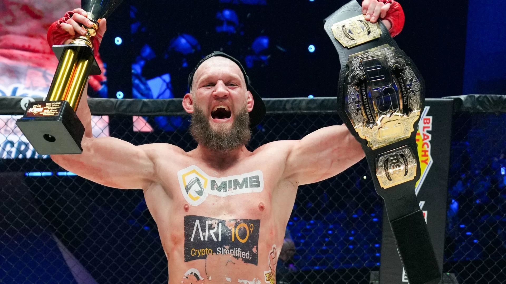 Kuberski zostanie pełnoprawnym mistrzem bez walki? Wszystko w rękach Khalidova