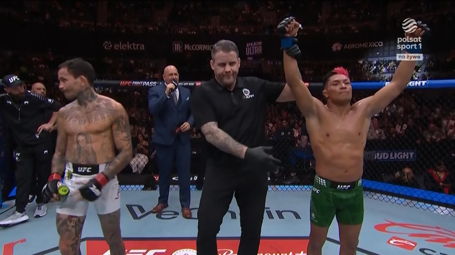 David Martinez przedłużył świetną serię i pokonał byłego pretendenta na UFC Meksyk