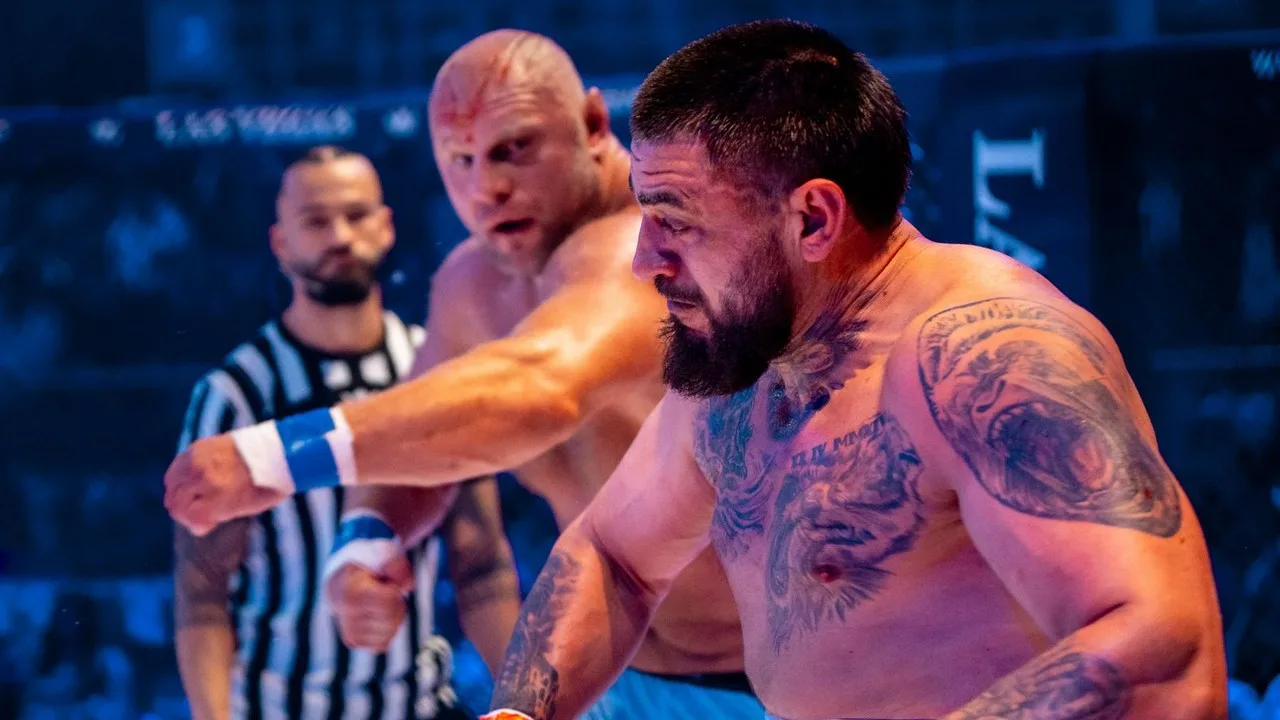 Polacy wygrali walki na gołe pięści w Rumunii. Sianos i Parobiec bezlitośni