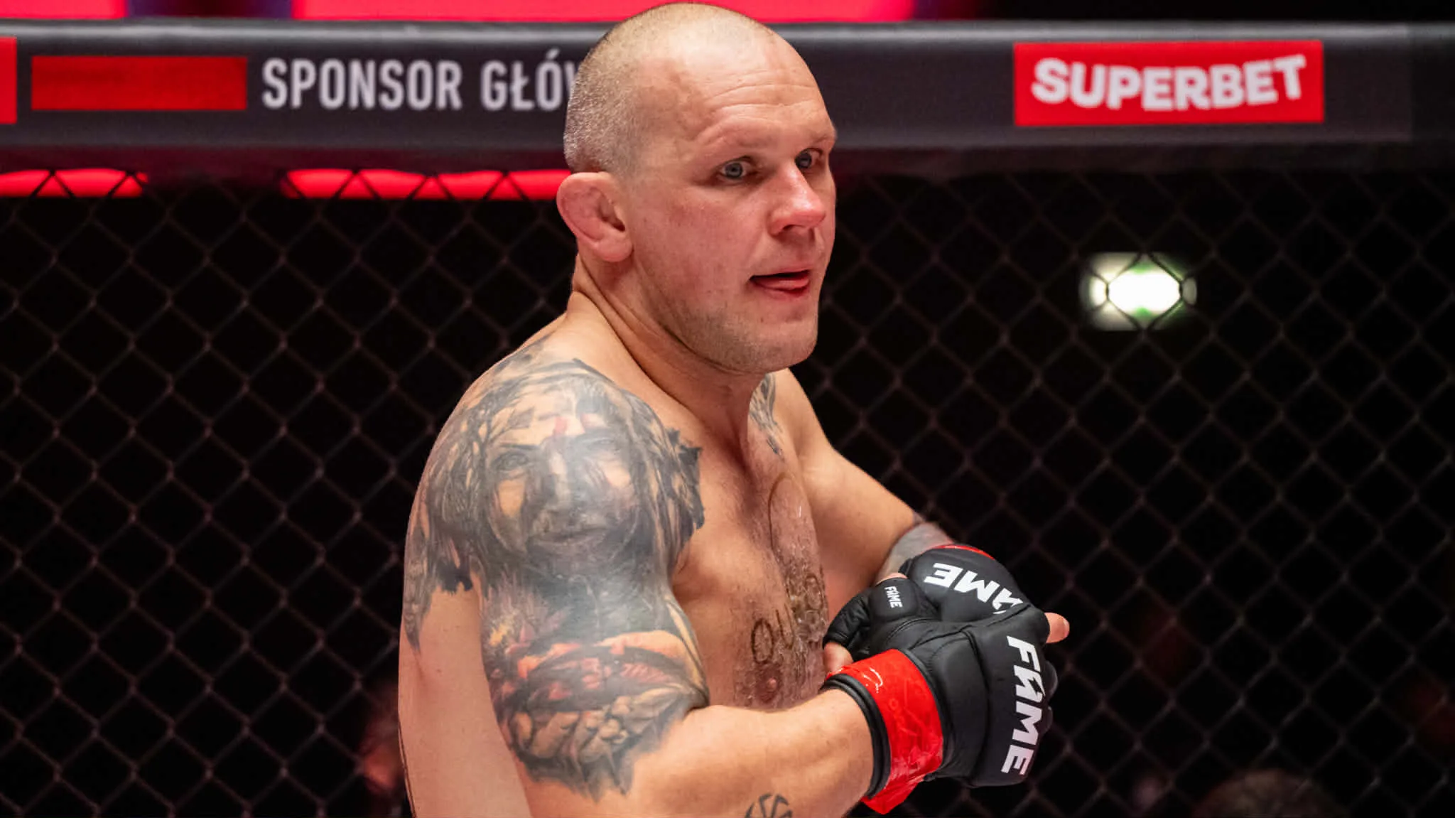 Michał Pasternak wraca do klatki. Znamy rywala na FAME 30