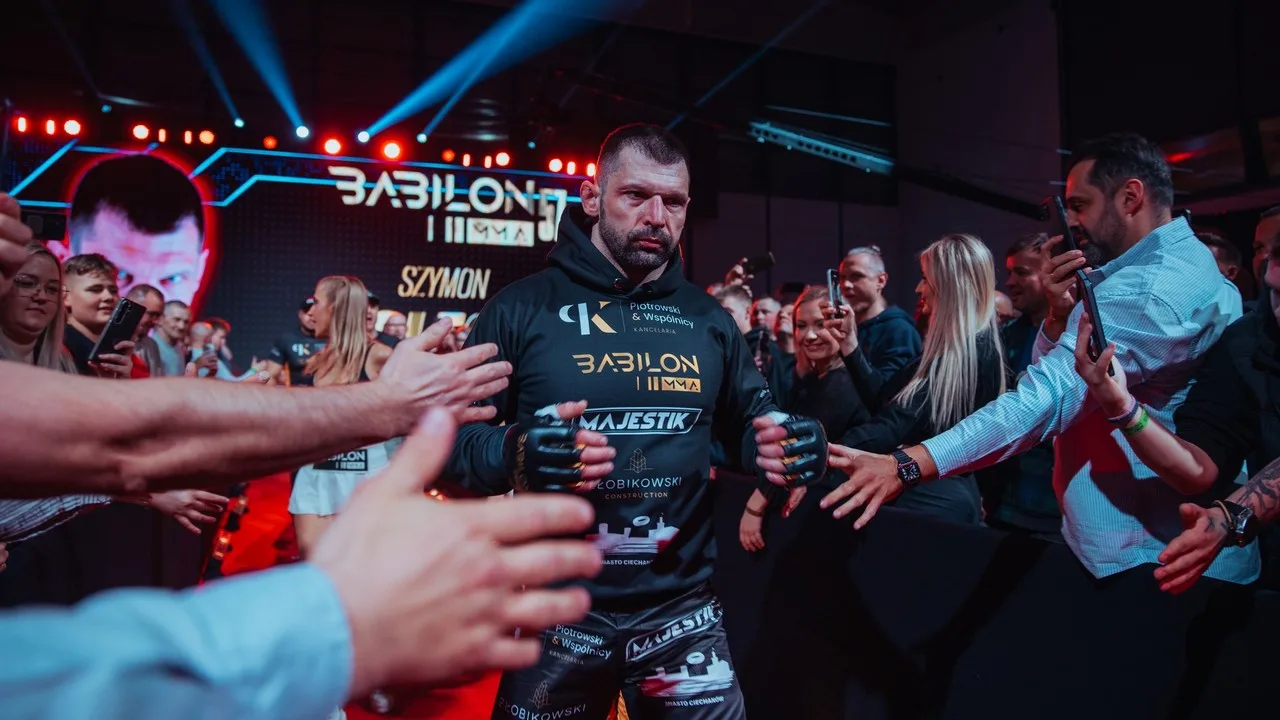 Kołecki po zdobyciu drugiego pasa trafi do KSW? Dyrektor Sportowy stanowczo odpowiada
