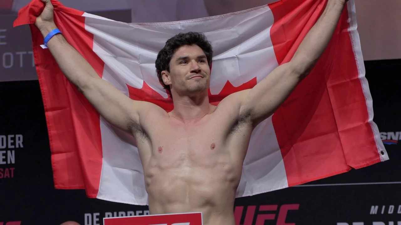 Kontrowersje po walce wieczoru UFC. Zawodnikowi wyrwano flagę