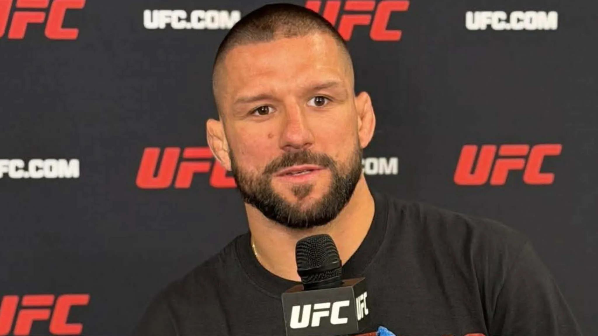 Mateusz Gamrot bez głównego trenera na UFC 327. To już pewne