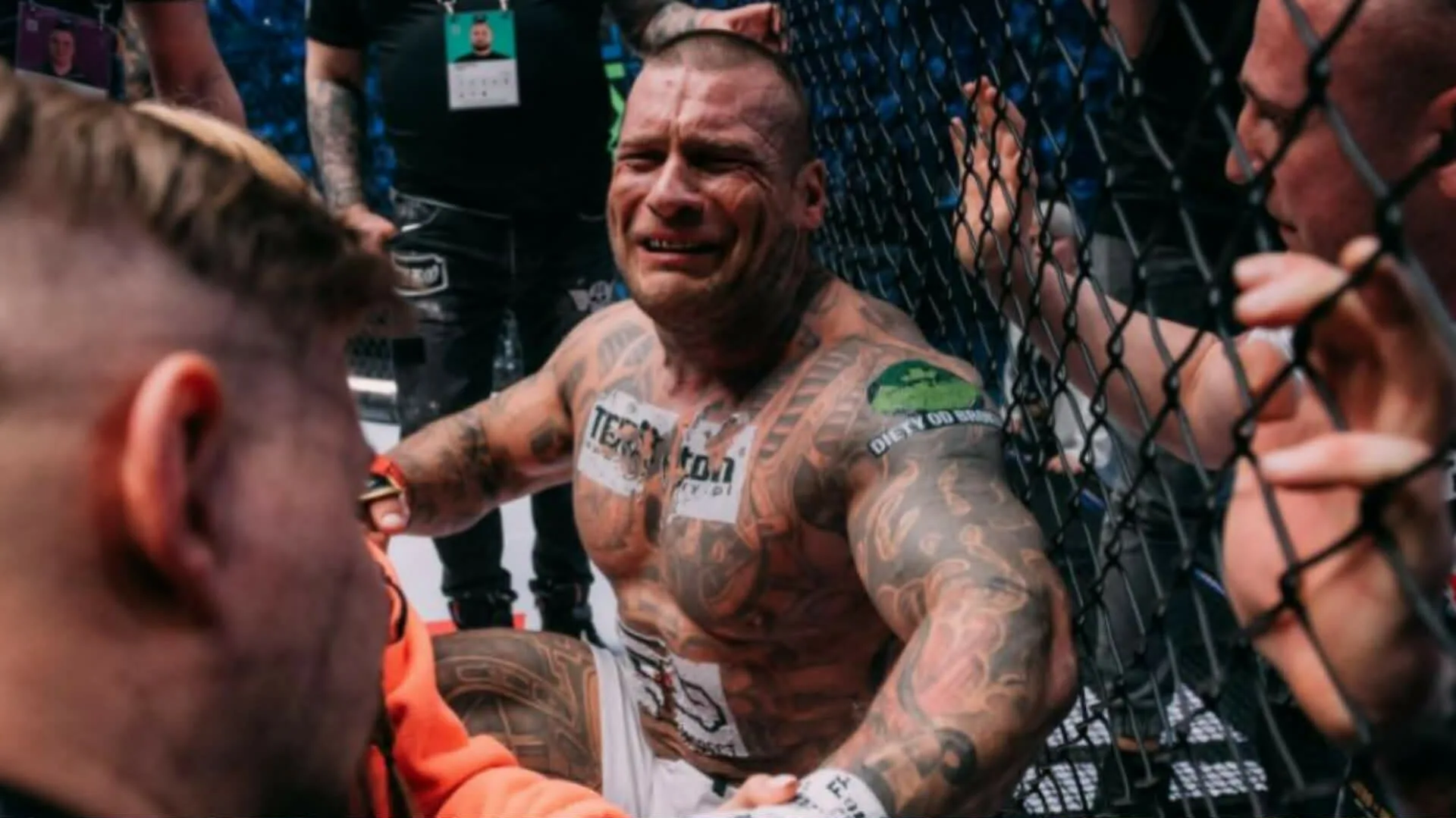 Popek znokautował Murana na PRIME. Bawił się z nim jak z dzieckiem