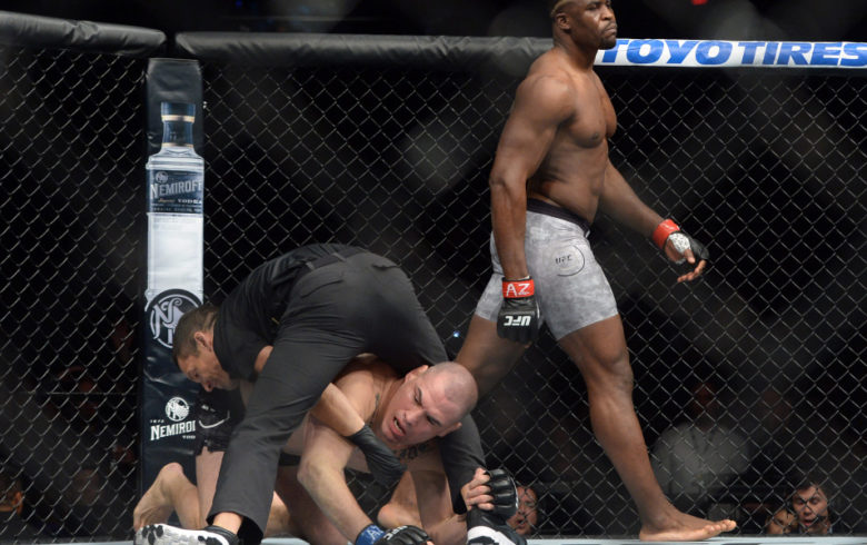 Ciosy Ngannou czy kontuzja kolana? Cain Velasquez zabiera głos o przyczynach porażki na UFC Phoenix