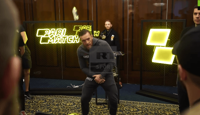 Conor McGregor zaatakowany przez rodaka Khabiba na konferencji w Moskwie