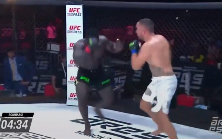 Senegalski Hulk wygrał w debiucie w MMA