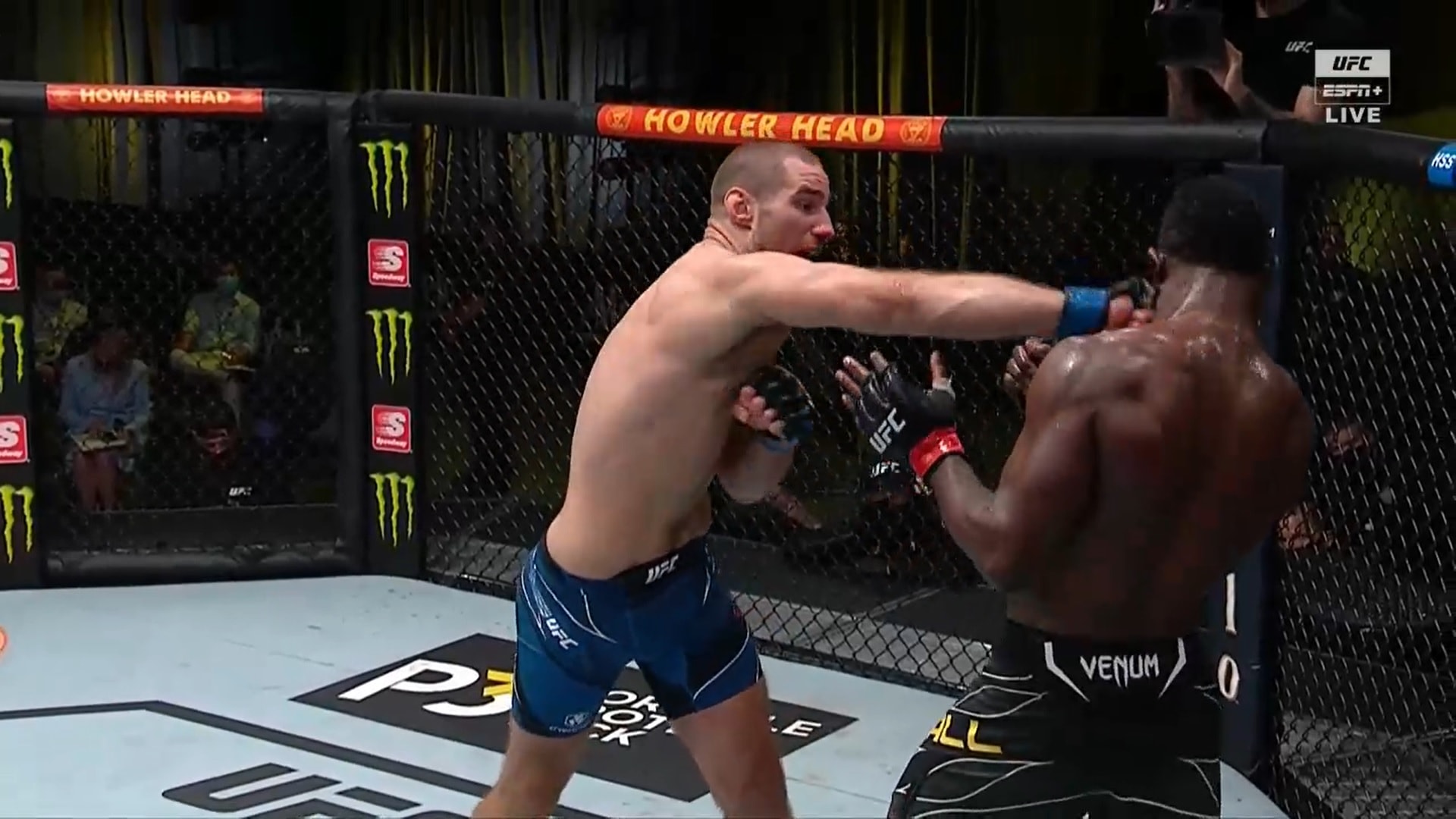 UFC on ESPN 28: Sean Strickland zdominował Uriaha Halla w ...