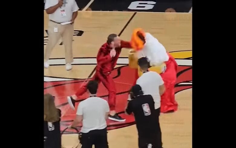 Conor McGregor znokautował maskotkę podczas NBA Finals